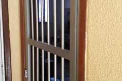 Portao-em-aluminio-para-porta-de-apartamento